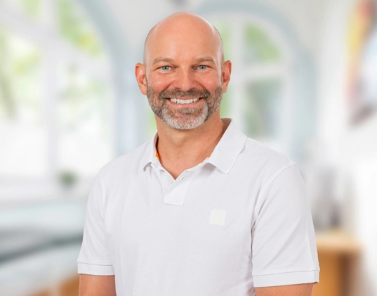 Dr. med. Bastian Braun, Facharzt für Allgemeinmedizin und Palliativmedizin in der Praxis Poststraße 7 Mudersbach