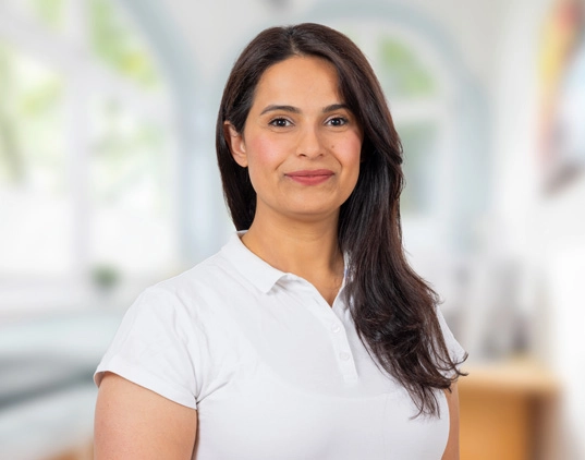 Nadia Albadry, Assistenzärztin in Weiterbildung zur Fachärztin für Allgemeinmedizin in der Praxis Poststraße 7 Mudersbach
